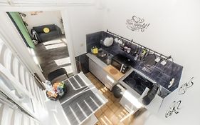 City Centre Hidden Gem! Apartment For Up To 3 People